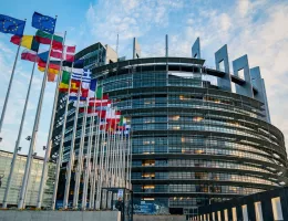 Avrupa Parlamentosu'nun onayladığı "İltica Reformu" ve İngiltere'nin Ruanda Planı